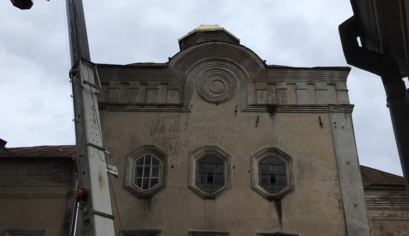 Золотой купол и крест для смоленского храма Спаса Преображения