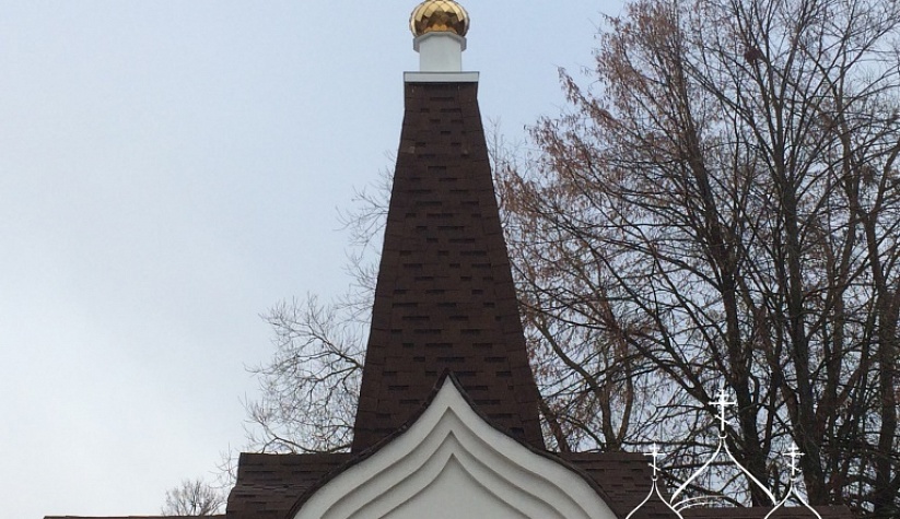Монтаж купола на склепе при Преображенской церкви в с. Борозда