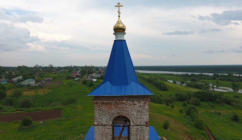Церковный шатер, подкупольный барабан и купол с крестом на Прокопьевский храм в селе Пезмег