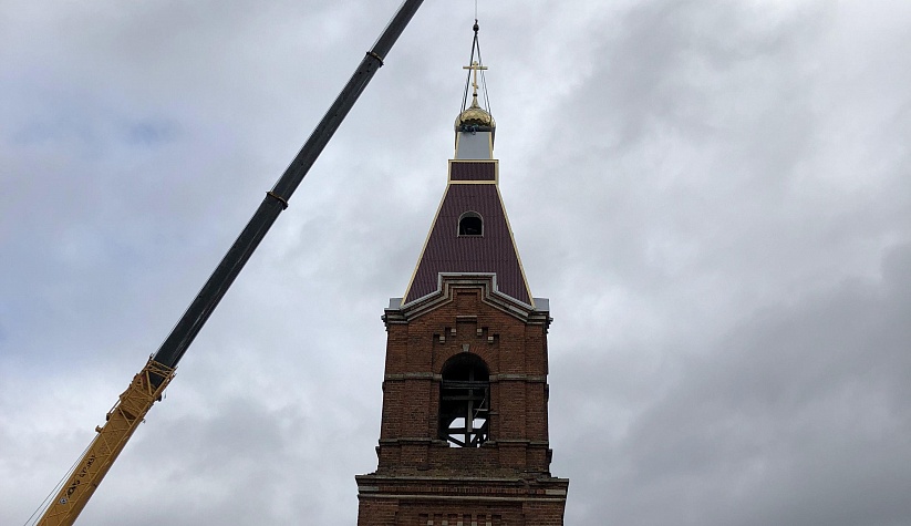 Изготовление и монтаж купола с крестом на Воскресенскую церковь в Куребино, Московской области